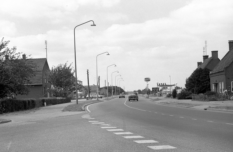 foto Hoek Lovinckplein, Jan Poelsweg.